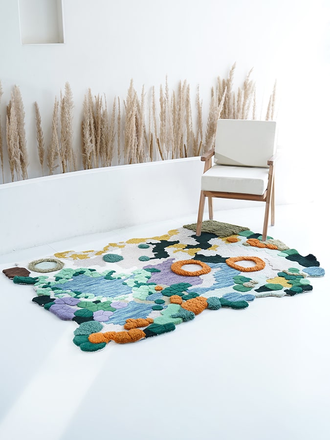Floral & Modren Wool Abstract Unshaped Hand Tufted Carpet