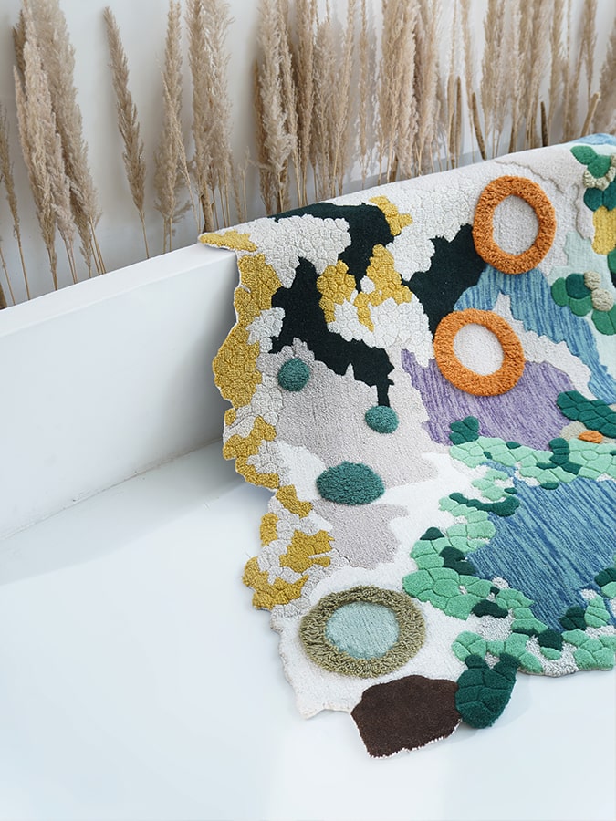 Floral & Modren Wool Abstract Unshaped Hand Tufted Carpet